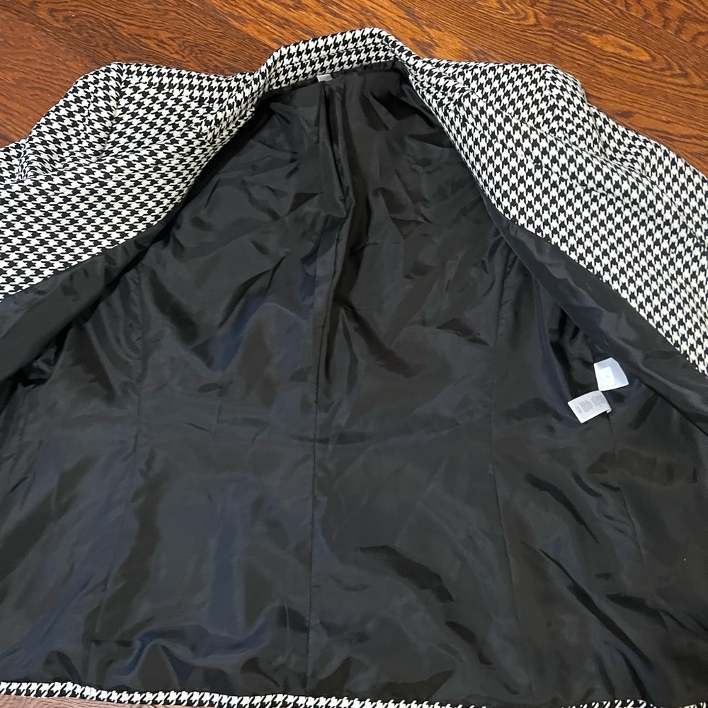 Jones Studio Black and White Houndstooth Blazer